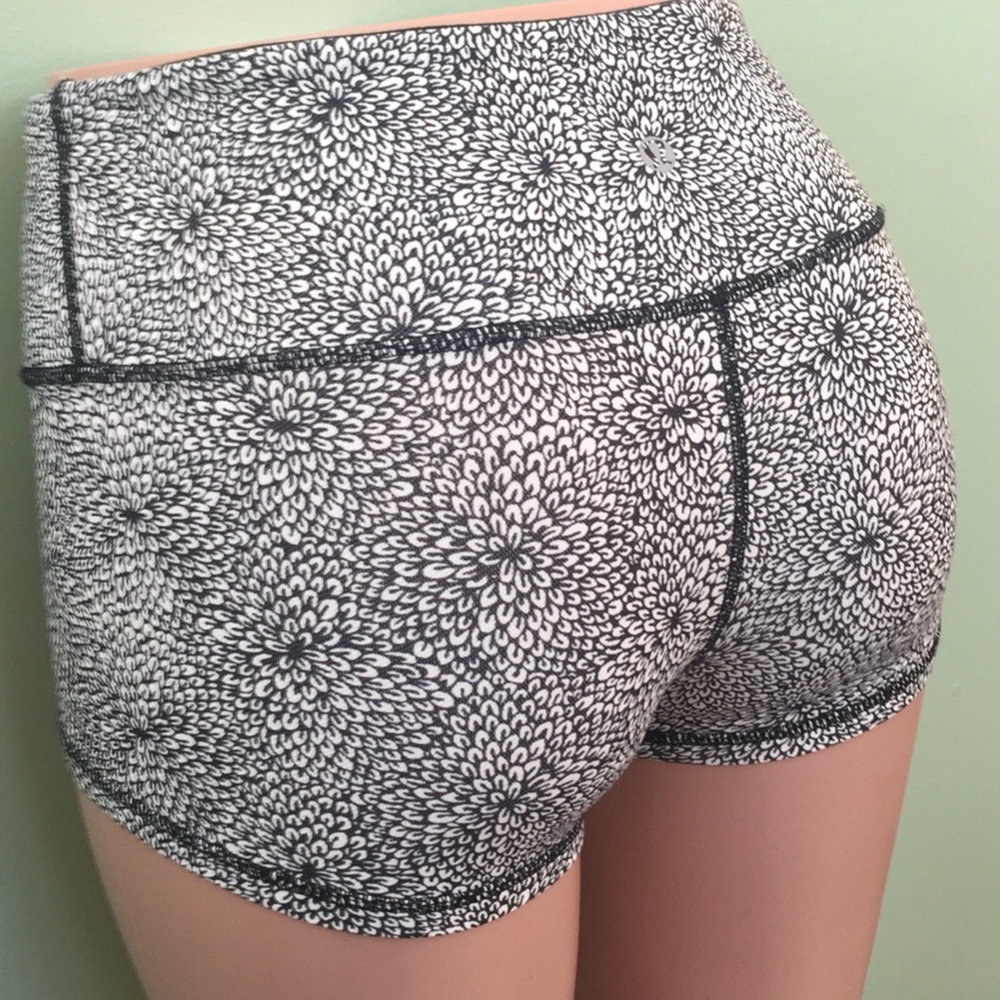 Lululemon Shorts - Picture 5 of 7